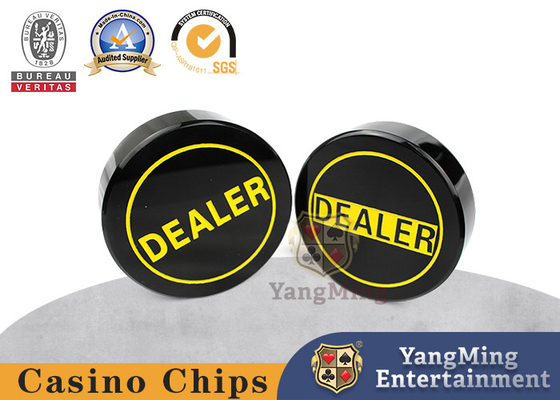ซื้อ ปุ่มอุปกรณ์เสริมสำหรับโต๊ะ Texas Hold'em สีดำล้วน ทรงกลม สองด้าน แกะสลักสีเหลือง การผลิตออนไลน์